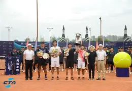 网球巡回赛上演强强对话，闽南猎隼队绝杀江畔银狐队，多点开花奏效；教练团队居功至伟的简单介绍-壹号网站