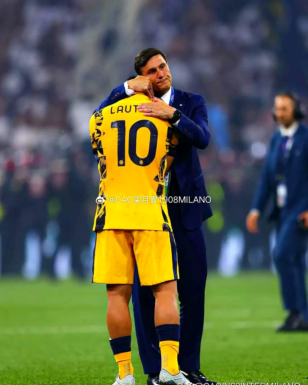  塞维利亚训练开放日，今晨扳平良机引欢呼，NBA常规赛在即，阵容厚度经受考验