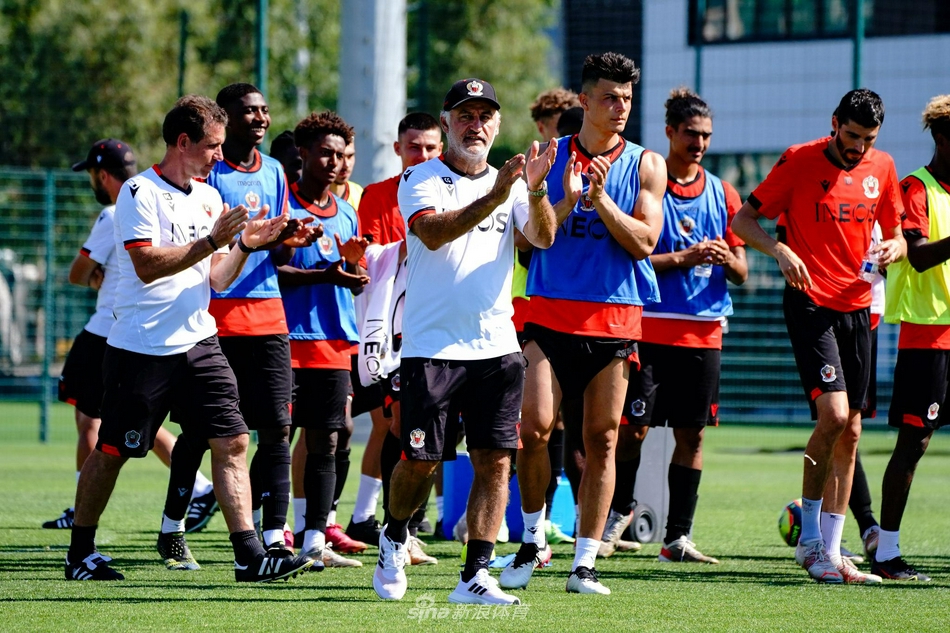 集结日法甲传出新动向;纽约尼克斯再遭质疑;管理层表态:赛场秩序良好;身体对抗强度拉满的简单介绍 集结日法甲传出新动向;纽约尼克斯再遭质疑;管理层表态:赛场秩序良好;身体对抗强度拉满的简单介绍