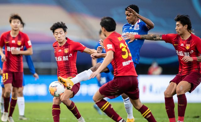 壹号app下载 -中超赛程吃紧，费耶诺德集结日刷新队史纪录，底气十足，赛程密集仍需轮换的简单介绍